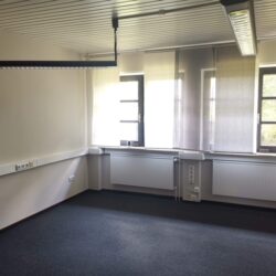 Exklusives Ein- bis Zweifamilienhaus mit Seitentrakt in Fuldabrück Dennhausen