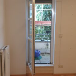 Schalfzimmer Zugang zum Balkon